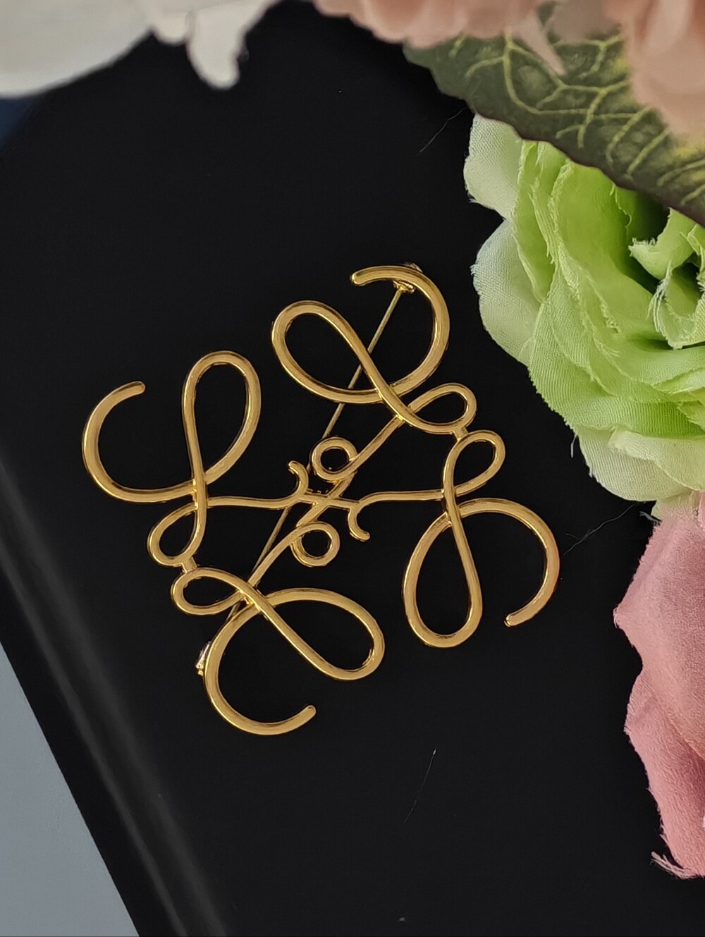 Gold-Tone Script Monogram Brooch - Elegant Women’s Accessory